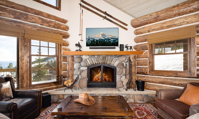 Powder Ridge House | Book for Festive Getaways! Spacious Cabin with Mountain Views and Private Hot Tub!