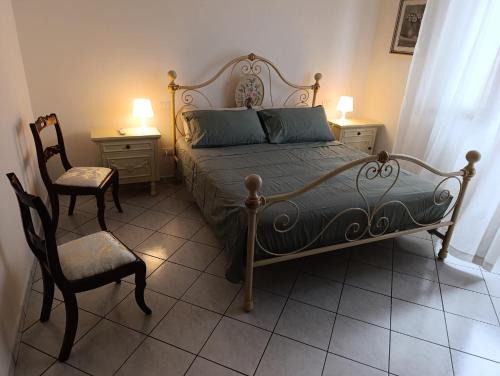 Cascina Apartment | Book Nook