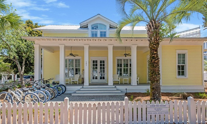Seaside House | Book Now for a Fall Getaway! Lemon Tree - Beautiful Seaside Home! 4 Adult Bikes!
