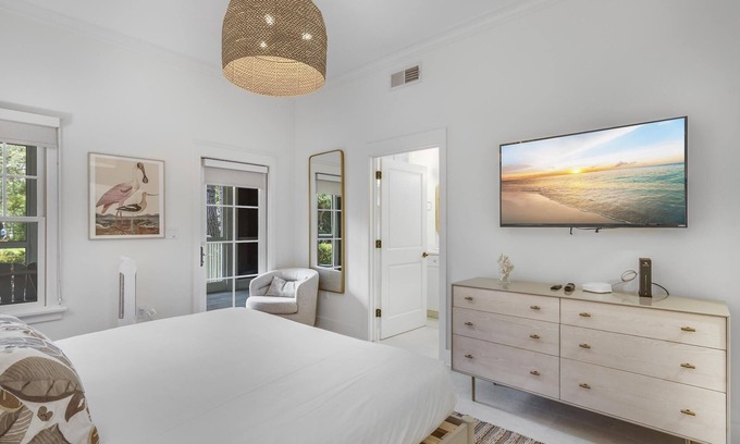 Watercolor Condo | Book Now for Fall! Park District - Park Views! Close to Shopping and Dining! 2 Adult Bikes!