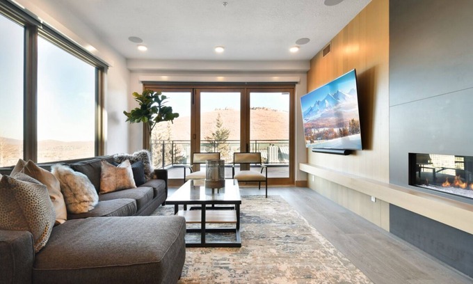 North Park City Condo | Book Today for Summer Stays! Ski-in/Ski-out Access Condo in Slopeside Development, Near Downtown!