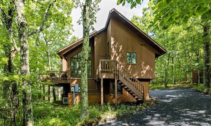 Wintergreen Cabin | Book your summer and Memorial Day. Home with New Hot Tub at Wintergreen Resort
