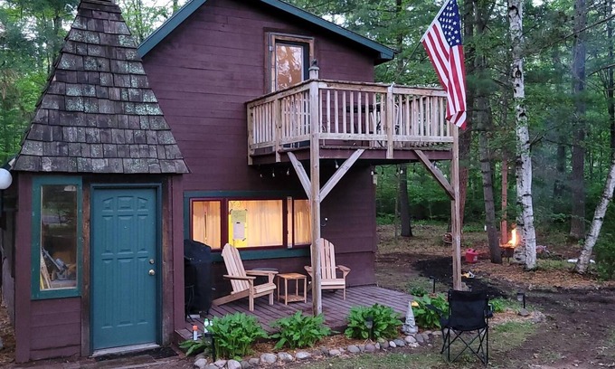 Northwoods Beach Cabin | Book your summer cabin now! Between 2 Great Lakes outside of Hayward!