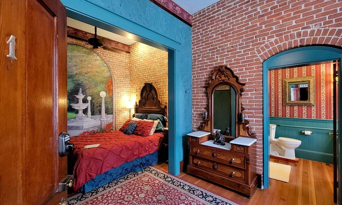 Historic Railroad District House | BookStayHop - Peerless Hotel ~ Guest Room 1 ~ Downtown Ashland