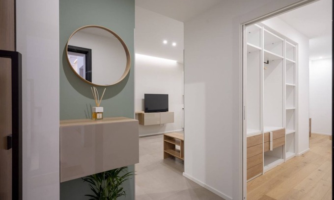 Municipio 2 Apartment | Borgo Felice 5 (Cozy Apartment with Balcony)