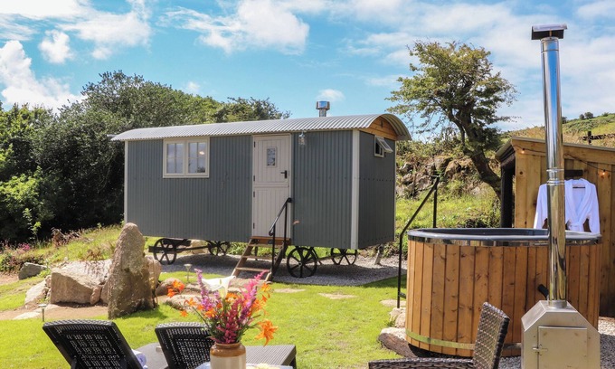 New Mill Cottage | BOSULLA SHEPHERDS HUT, country holiday cottage in Penzance