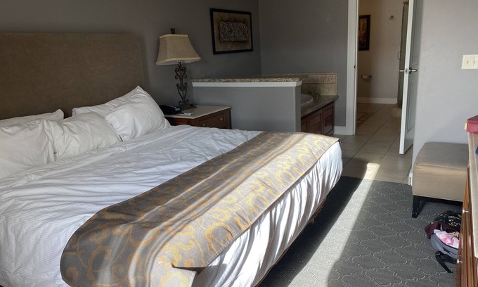 Napa Resort | BottleRock Weekend Last Minute Price! Stay in a 4 Star Resort 1 Bedroom Suite.