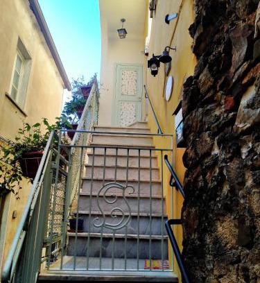 Santo Stefano di Magra Apartment | Botton d'oro