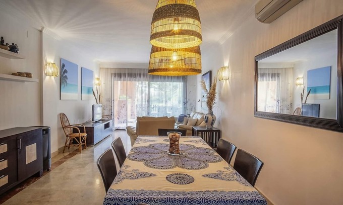 Buenas Noches Apartment | Bougainvillea Retreat, Spacious Terrace & Parking