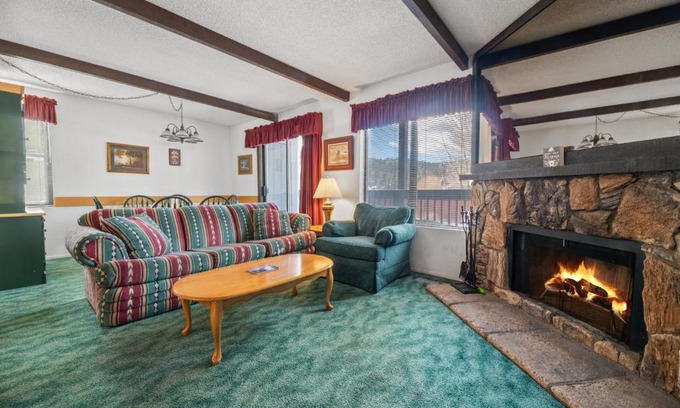 Boulder Bay Apartment | Boulder Bay Chalet Condo-Mountain charm condo with lake view and WIFI, condo
