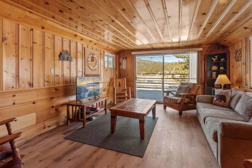 Boulder Bay House | Boulder Bay Lakefront Getaway - Across the street from the lake and Boulder Bay Park!