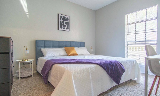 Irving Apartment | Boulevard Stays Serene 1BR Apartment with Pool, Gym & Free Parking 03