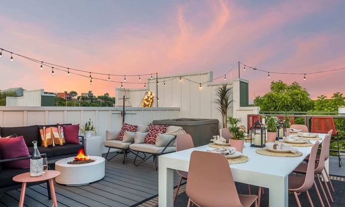 Katie Hill Neighborhood House | Bourbon & Bubbles - Rooftop Hot Tub & Speakeasy