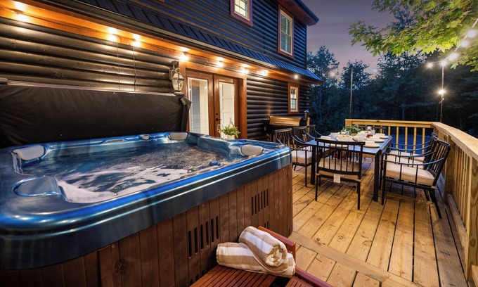 Nazareth Cabin | Bourbon Country Cabin - Game Room, Fire Pit, and Hot Tub!