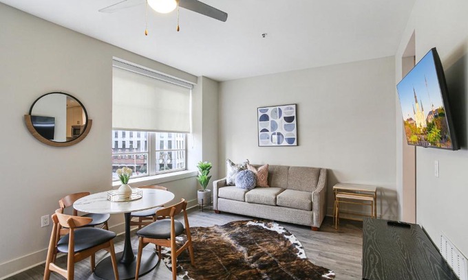 Central Business District Apartment | Bourbon Street Bliss