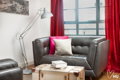 Hull Apartment | Boutique 1 Bdrm Duplex Suite on Marina 305