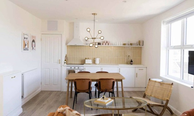 Margate Apartment | Boutique Central Margate Apartment - Edge of Old Town!