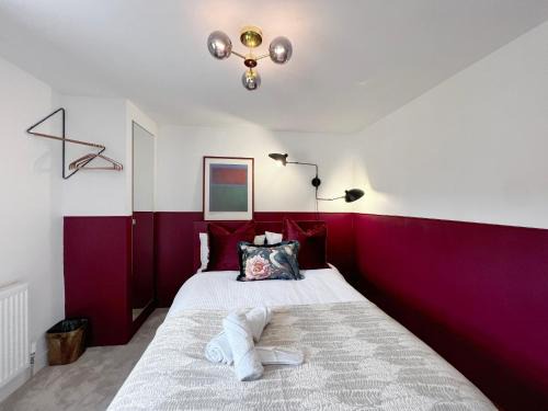 Reading House | Boutique Double Room in Terrace Home - University Hospital City Centre