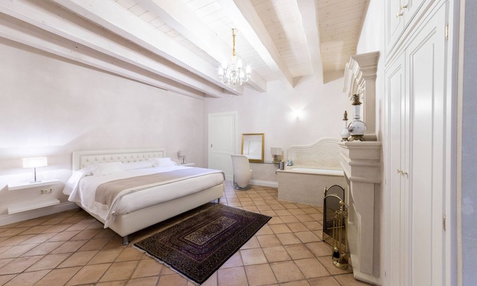 Crotone Bed & Breakfast | Boutique - Lodge & Suites