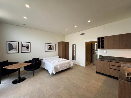 Pobles del Sud Apartment | Boutique Room - Plaza Tower