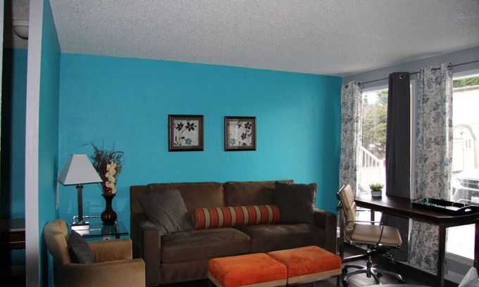 West Hills Apartment | Boutique Room with Kitchen -Naval Suites -223