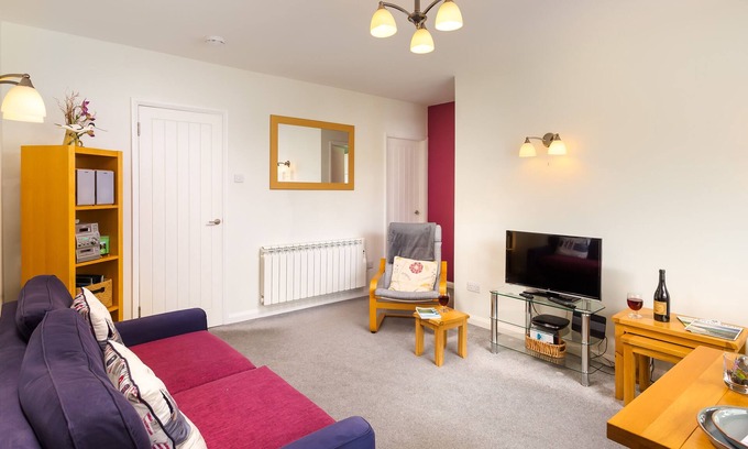 Bowness-on-Windermere Cottage | BOW PEAK, family friendly in Bowness-On-Windermere