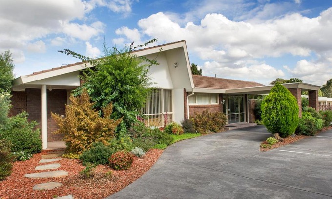 Burwood Hotel | Box Hill Motel