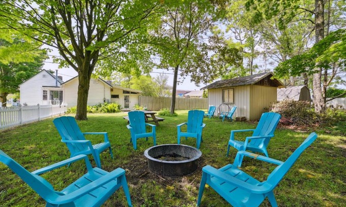 Boyne City House | Boyne City Cottage Walk to Downtown and Lake!