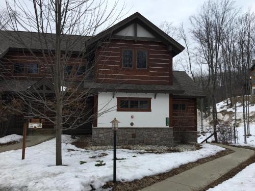 Boyne City House | Boyne Mountain Creekside Condo