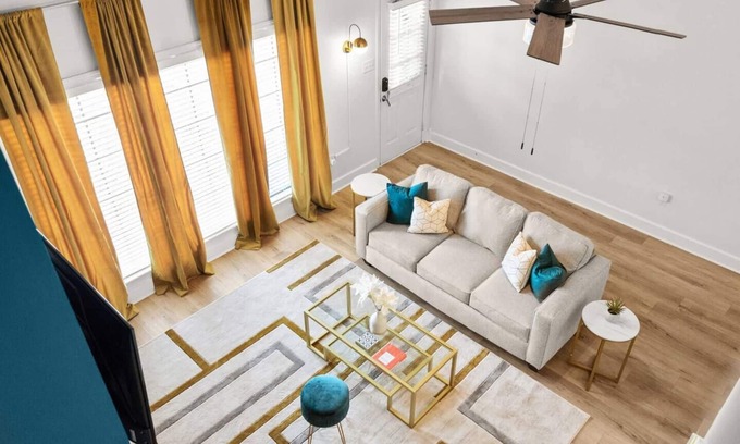 Mid City South House | BR Stylish Retreat w/Fenced Patio! 2K Lux Stay!