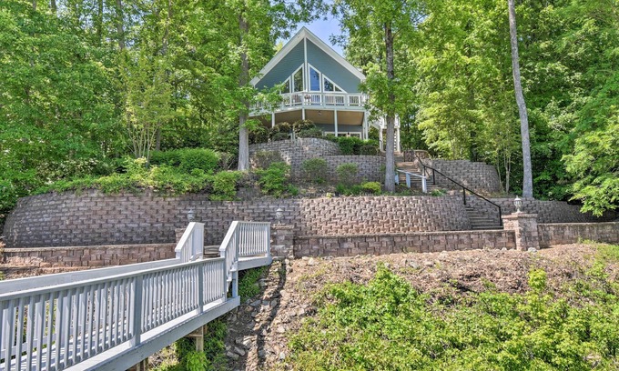Bracey House | Bracey Home on Lake Gaston: Furnished 2-Story Dock