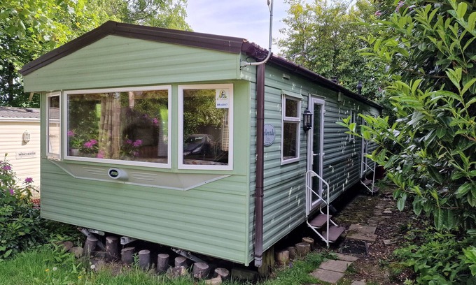 St Leonards-On-Sea Apartment | Braeside Hollow at Beauport Holiday Park, Hastings