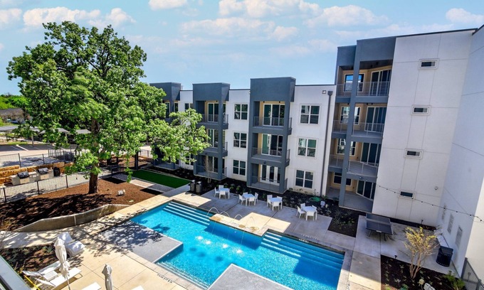Pecan Springs Springdale Condo | Brand new 2/2 10 minutes to downtown