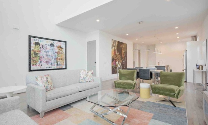 Eighth Avenue House | Brand New/2 Miles to Broadway!
