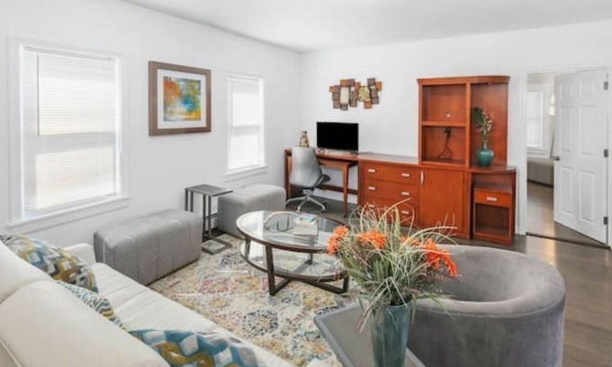 Worcester Apartment | Brand New 2Kbd,1Qbd-Workspaces, Parking, Downtn,4+