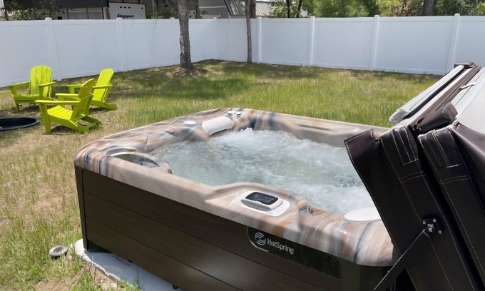 Silver Springs Shores House | Brand new 4 bd house - hot tub, game room, fire pit. 5 min from Walmart & food