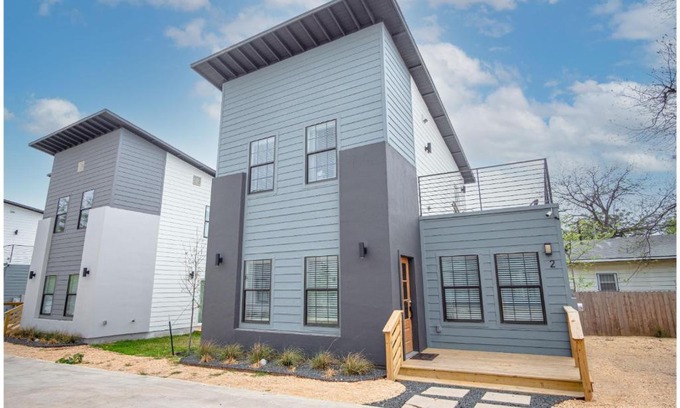 Denver Heights Apartment | BRAND NEW 8 Stylish 3BR Near Exciting Downtown