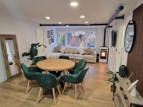 Pradollano Apartment | Brand New Apartment very cosy and awesome display close to the ski slope! private parking