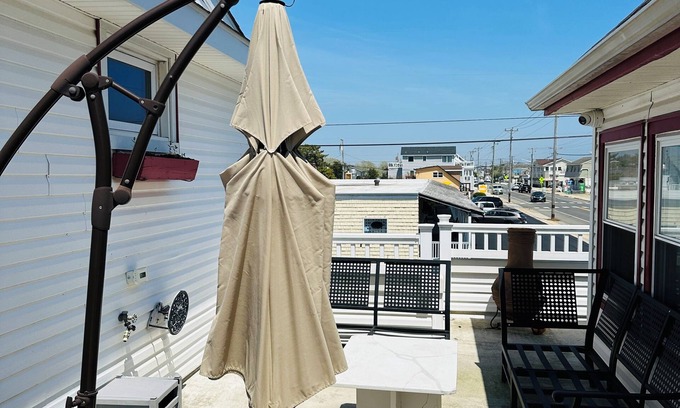 Surf City House | Brand-new Asian Wood style 4 Bedroom in Surf City
