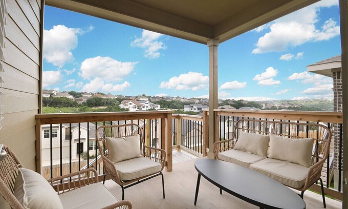 Stone Oak House | Brand new beautiful home in Stone Oak area, 4 bedrooms, 2 baths.