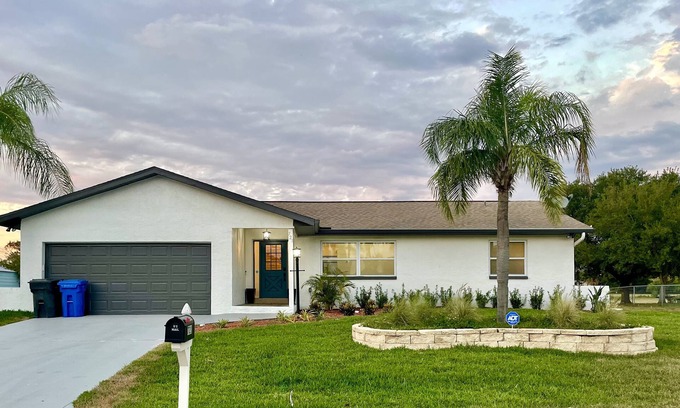 Apollo Beach House | Brand New Breezy Beachtown Getaway