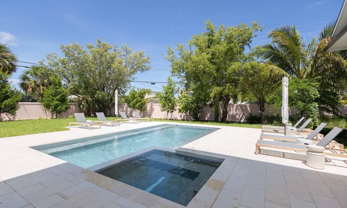 Key West House | Brand New Build Larkshine House - Pool