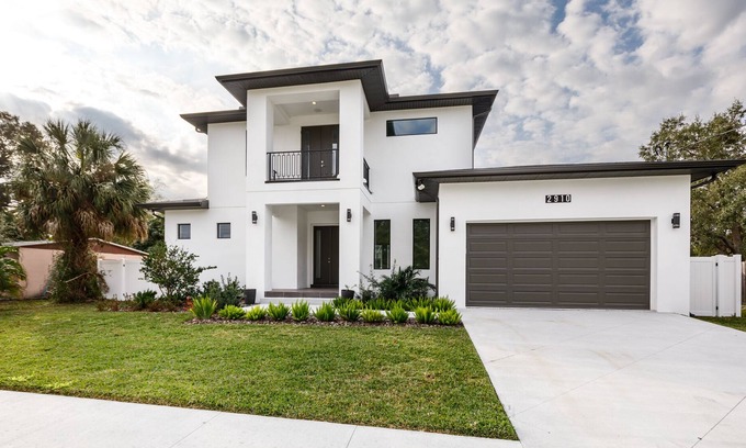 Ballast Point House | Brand New Chic Designed home- Ideal Tampa location.Sleeps 10
