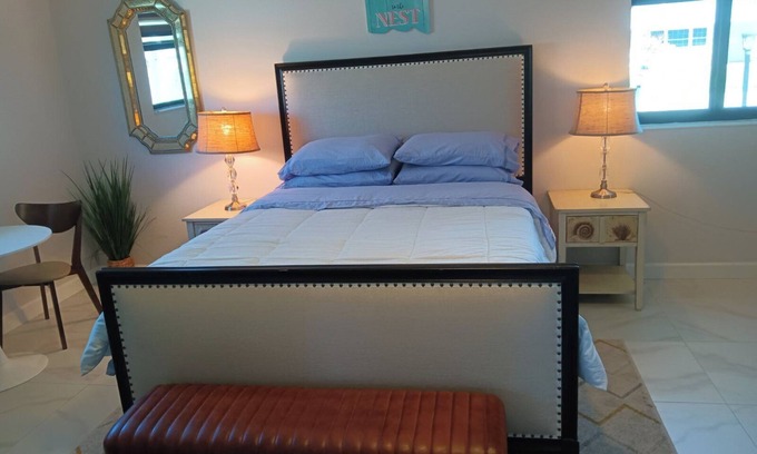 Venice Gardens Apartment | Brand New!CozyStudio near Downtown Venice, Beaches, Legacy Trail.