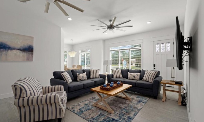 Laguna Beach Estates House | Brand NEW Expansive Coastal Home w/Custom Furnishings Sleeps 15