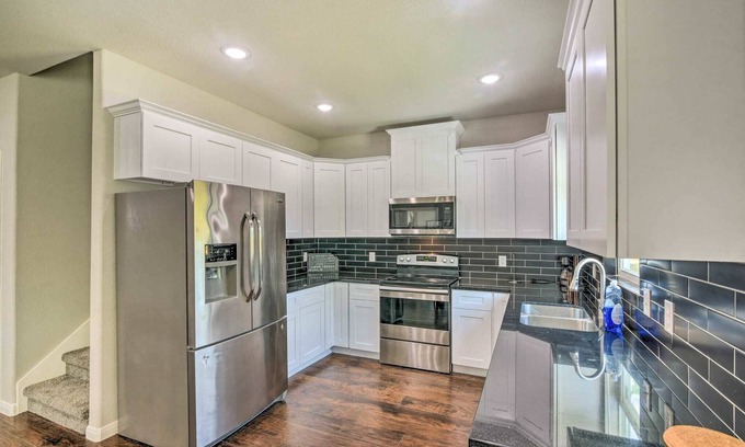 Texas City House | Brand New! Fully Furnished Texas City Home