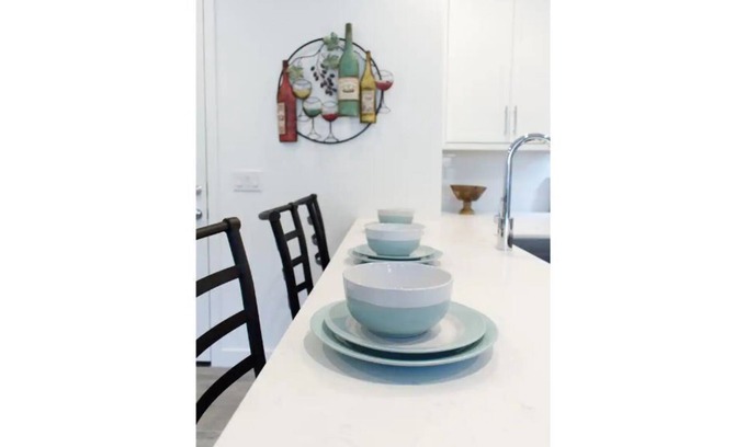 Chandler House | Brand New Guest House with Private Entrance