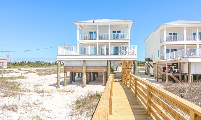 Southpointe House | BRAND NEW GULF FRONT HOME WITH A PRIVATE POOL AND AN ELEVATOR!