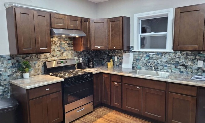 Downtown Buffalo Apartment | Brand new house in downtown with parking