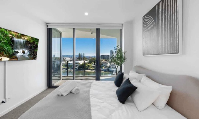Surfers Paradise Apartment | Brand NEW Japandi style Riverview *Pet Friendly*